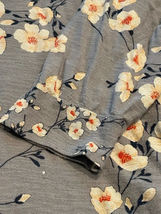 Lucky Brand Gray Floral V-Neck 3/4 Sleeve Top - Picture 6 of 9